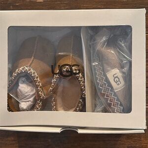 UGG BABY TASMAN AND UGG BEANIE SET